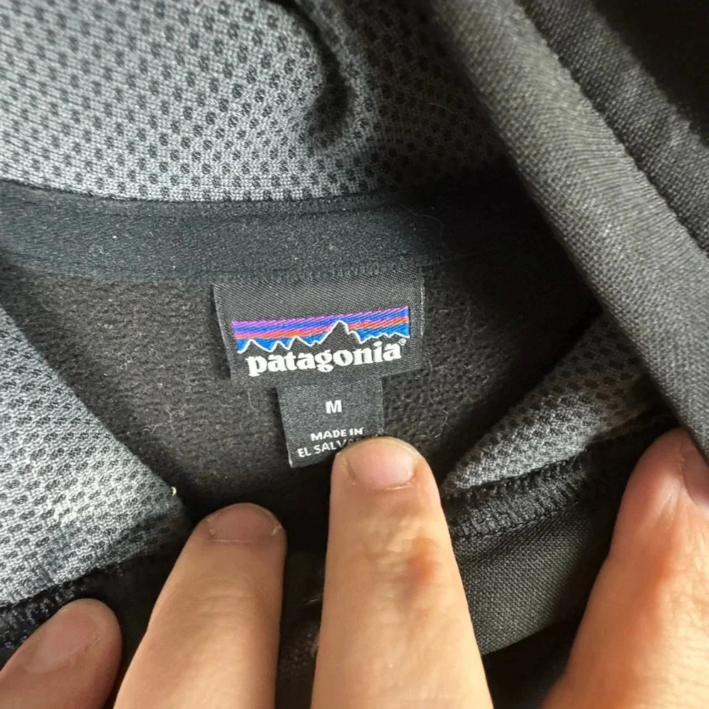 Patagonia Black Hoodie Size M - Picture 2 of 4